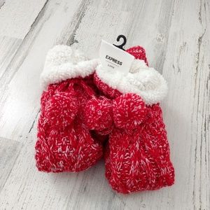 Express Slipper Socks Women's Red Poms